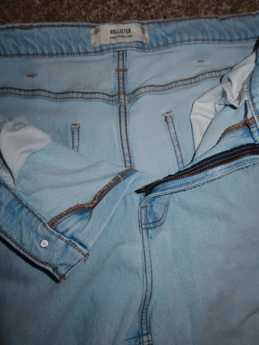 Light Wash Baggy Men’s Jeans